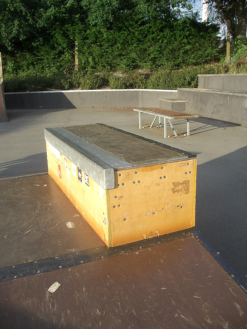 Palais des Congrès Skatepark Le Loroux Bottereau Skate Spot 3/5