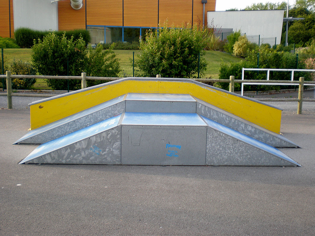 Le Falleron Skatepark Machecoul Skate Spot 1/5
