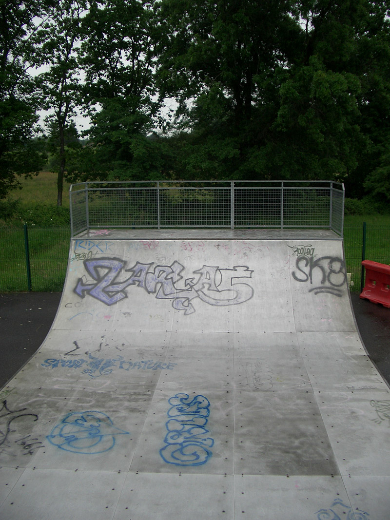 Les Garettes Skatepark Orvault Skate Spot 2/5