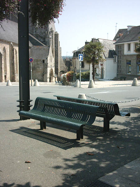 Église Plaza Quimperlé Skate Spot 3/5