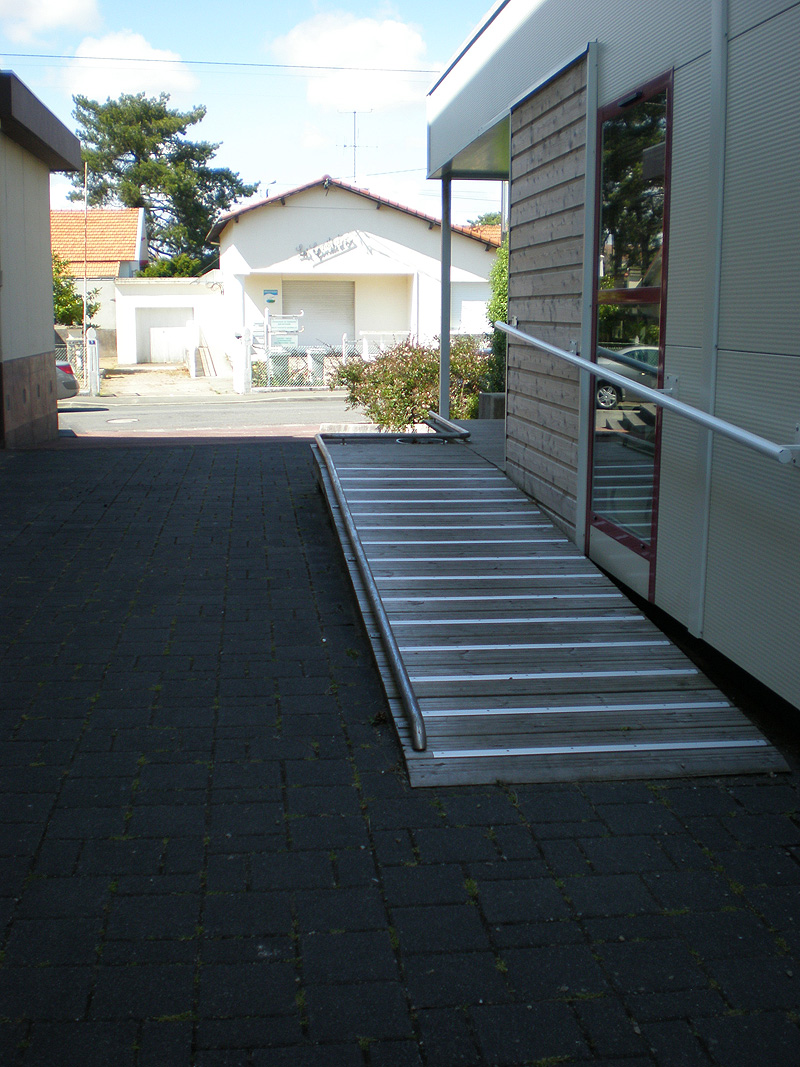 Hôtel de Ville Spot Street Saint Brevin les Pins Skate Spot 2/5