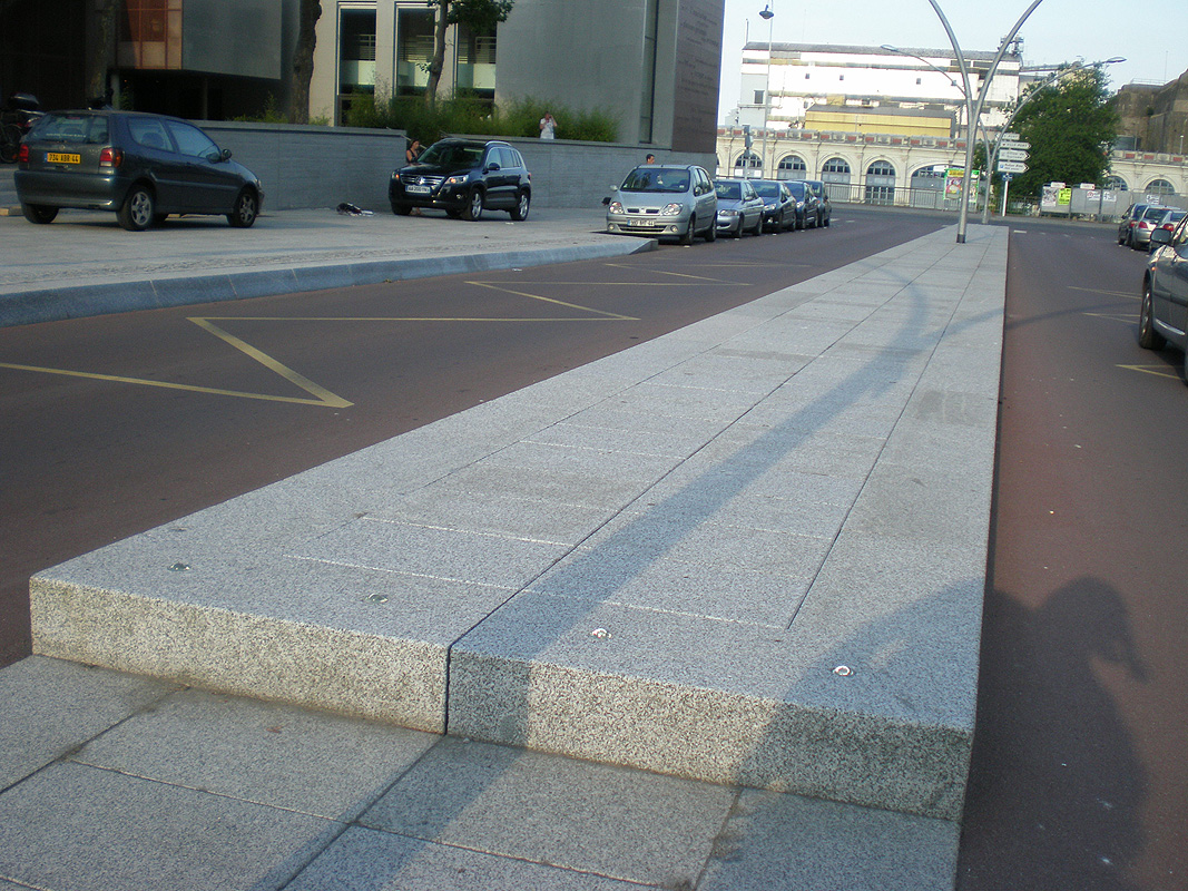 Maison des associations Spot Street Saint Nazaire Skate Spot 3/5