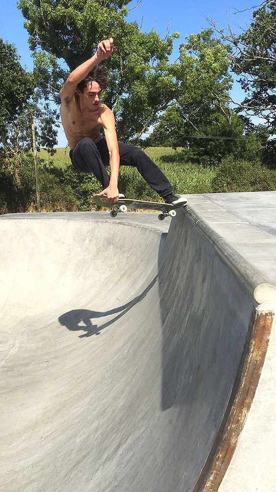 Le Lac Bowl Saint Viaud Skate Spot 4/5