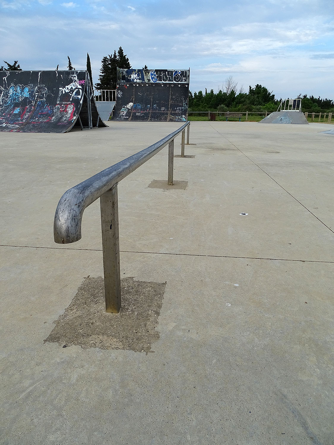Stade Mimoun Skatepark Villeneuve lès Maguelone Skate Spot 3/5