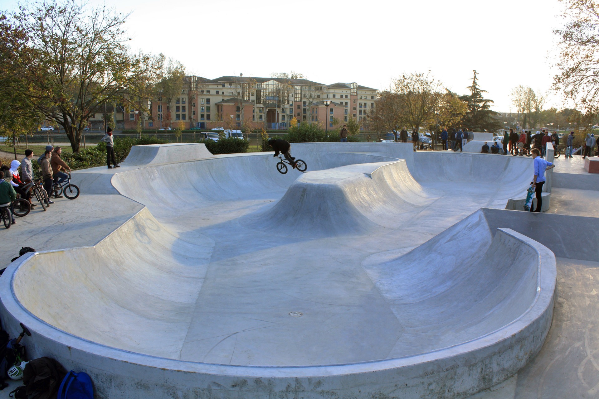 Ponts Jumeaux Skatepark Toulouse Skate Spot 4/5