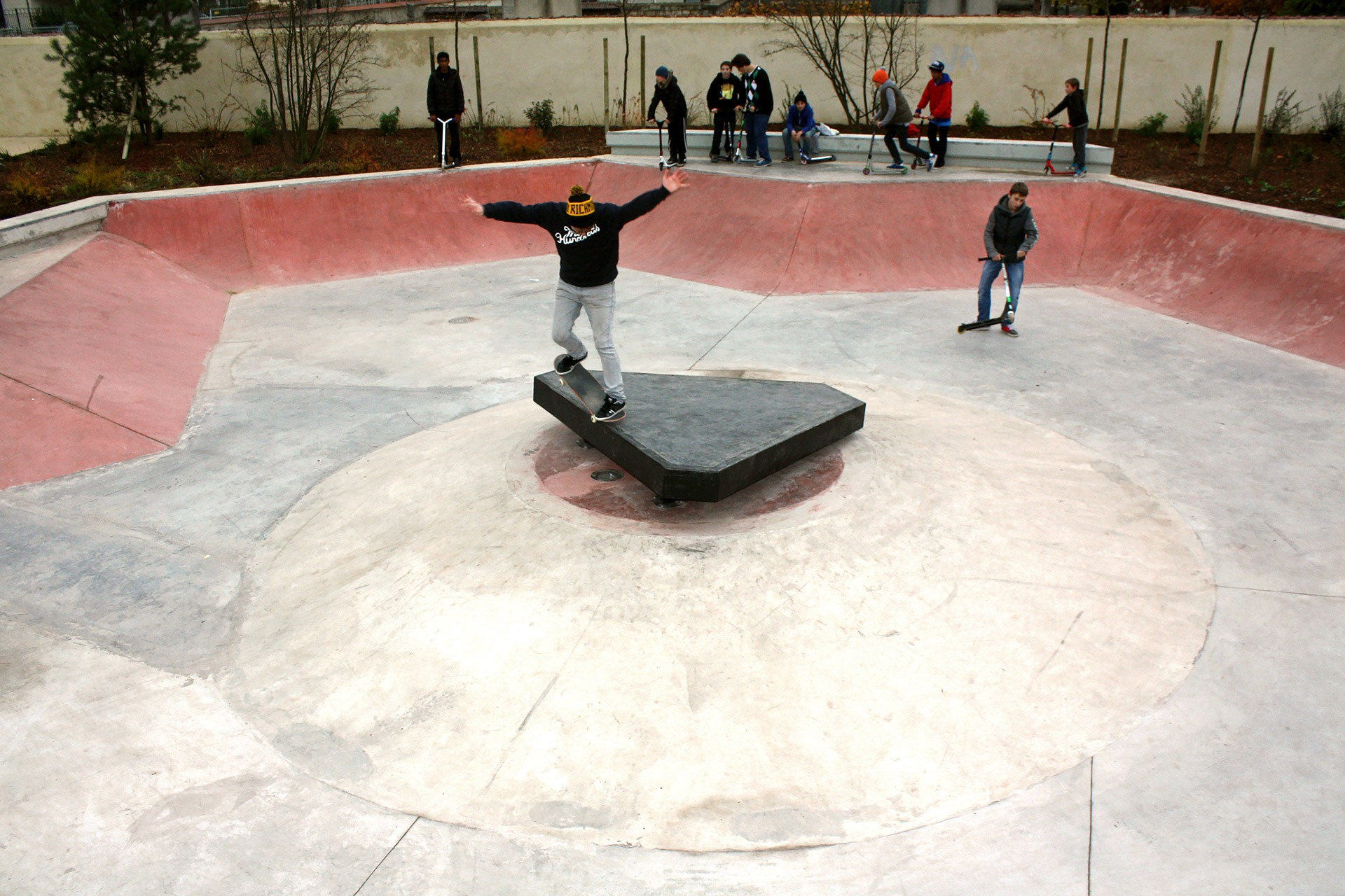 Jardin Des Fauvelles Skatepark Courbevoie Skate Spot 4/5