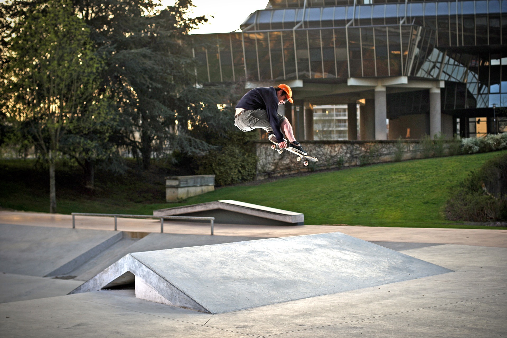 L' Arsenal Plaza Rennes Skate Spot 5/5