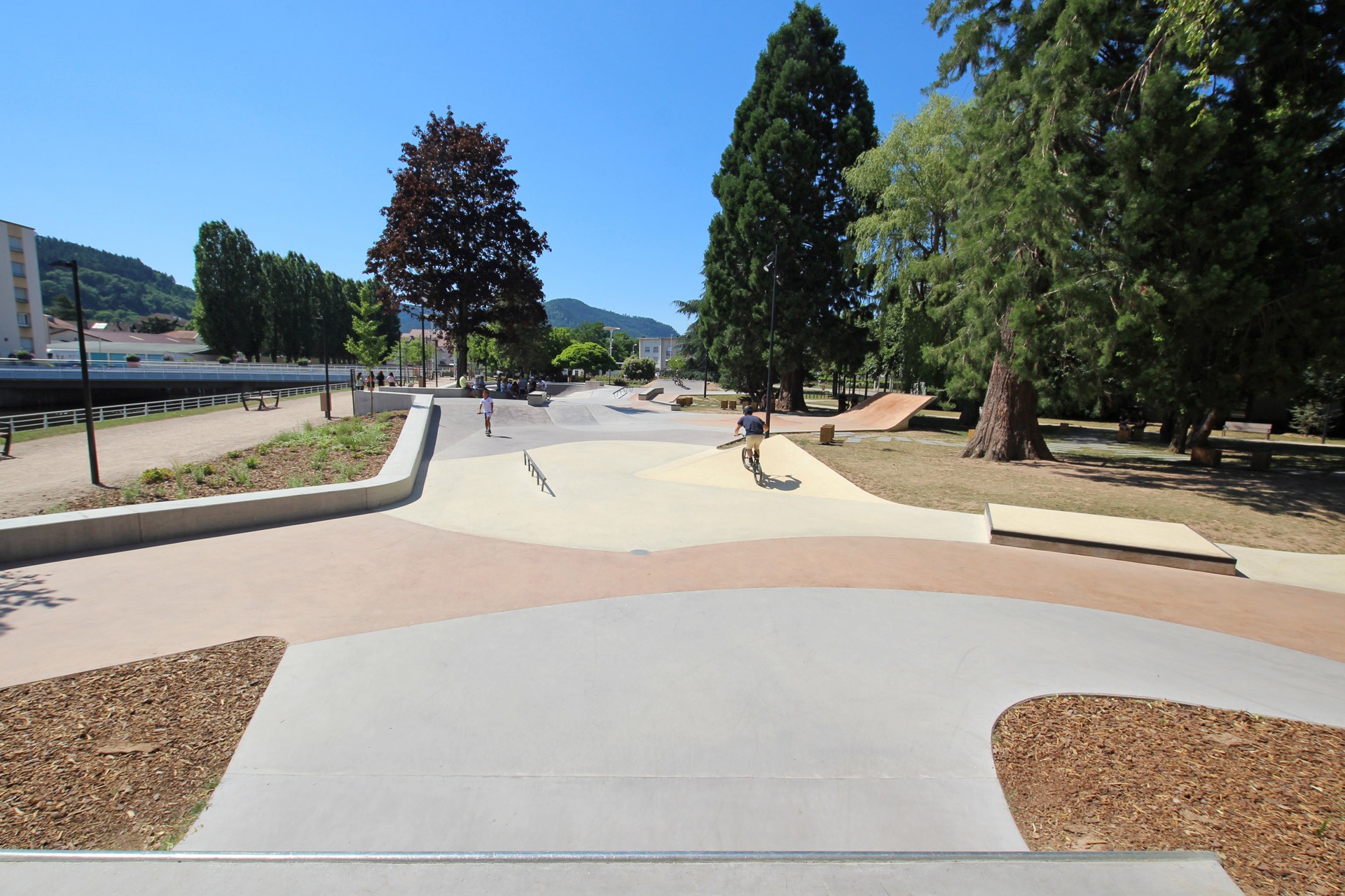 Parc Jean Mansuy Skatepark Saint Dié des Vosges Skate Spot 4/5