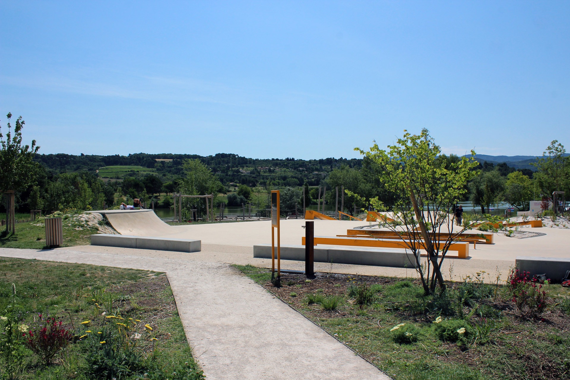 Plan d' Eau Skatepark Apt Skate Spot 4/5