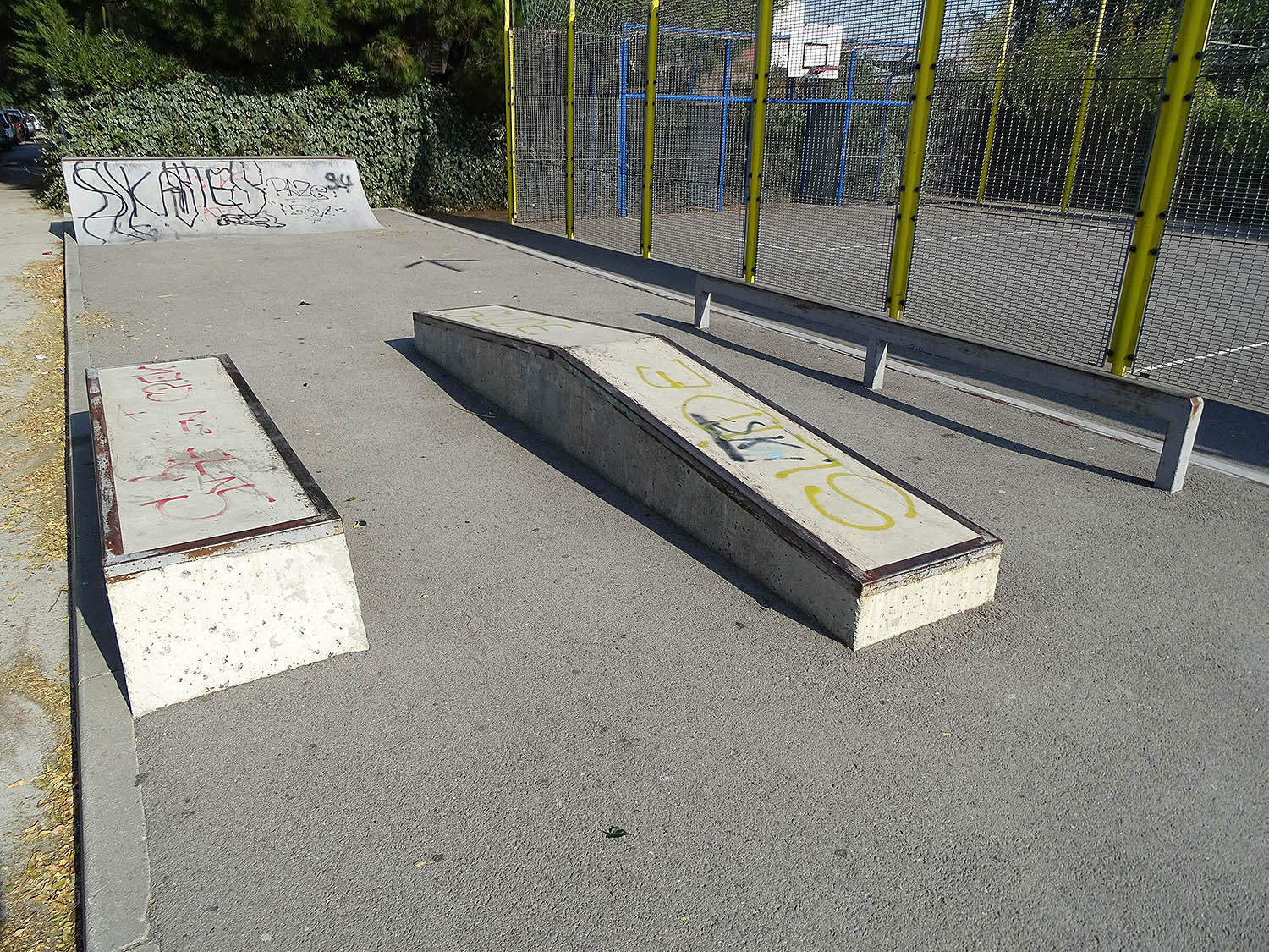 Neuf des Boudres Skatepark Aigues Mortes Skate Spot 2/5