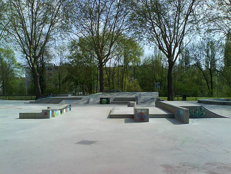 Les Arènes Skatepark Metz Skate Spot 4/5