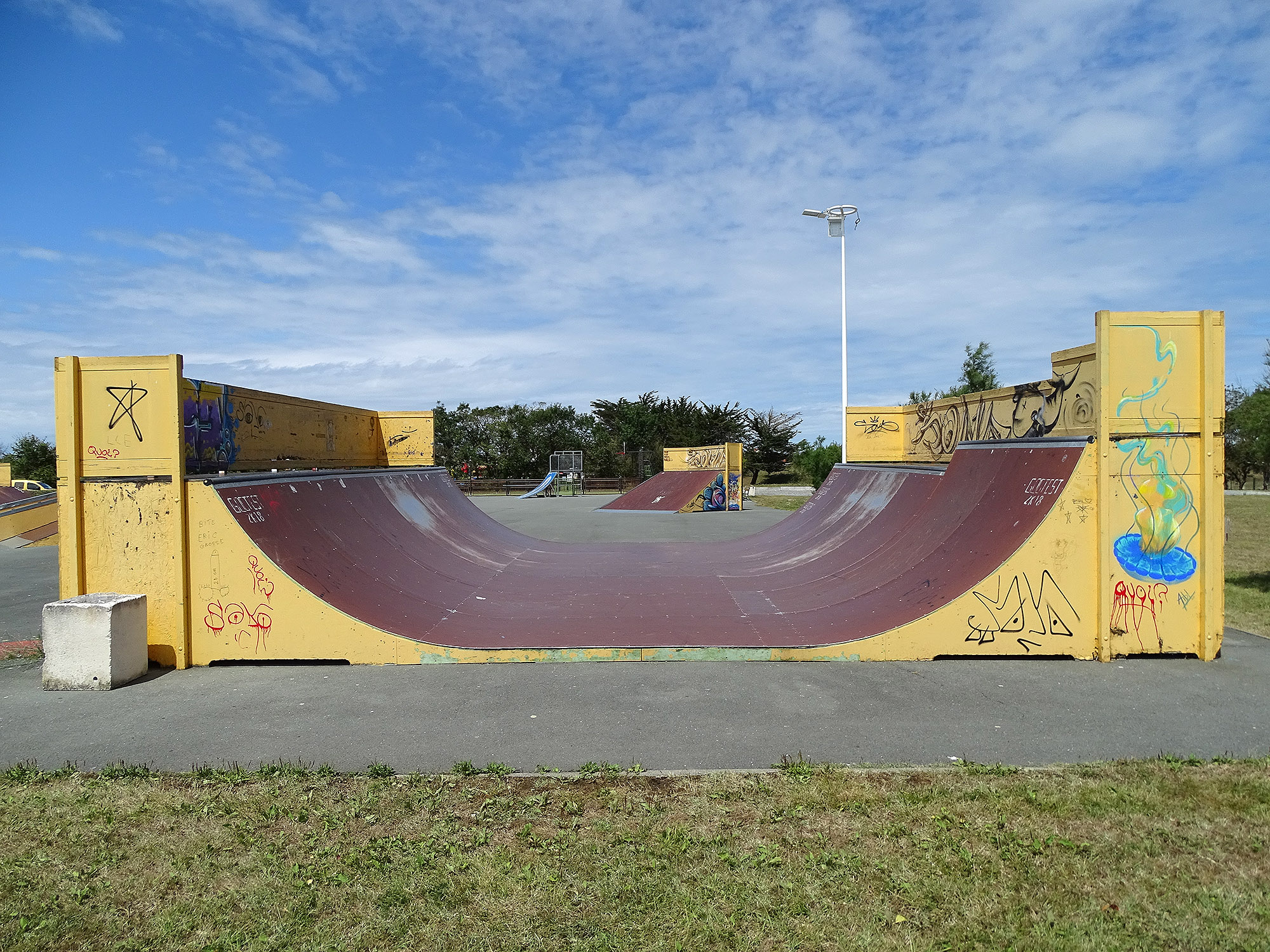 Luna Park Skatepark Saint Georges d' Oléron Skate Spot 3/5