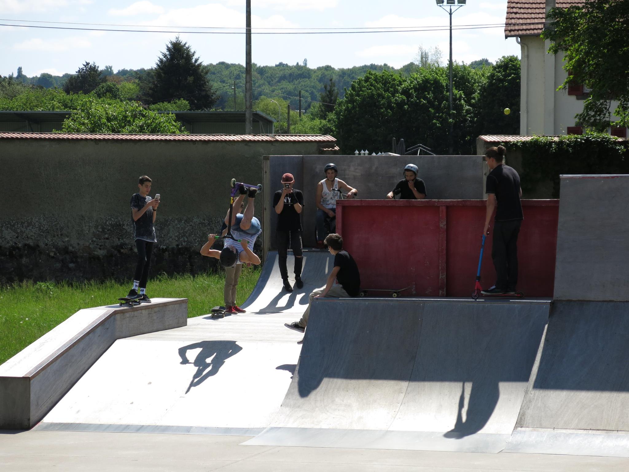 Bellerive Do It Yourself Bellerive sur Allier Skate Spot 3/5