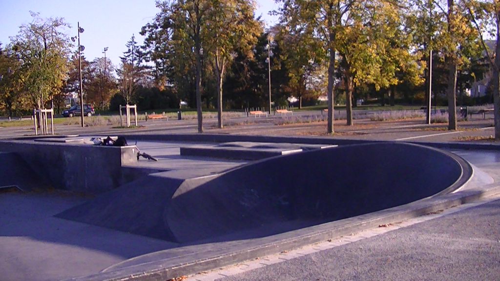 Beaulieu Skatepark Chartres Skate Spot 4/5