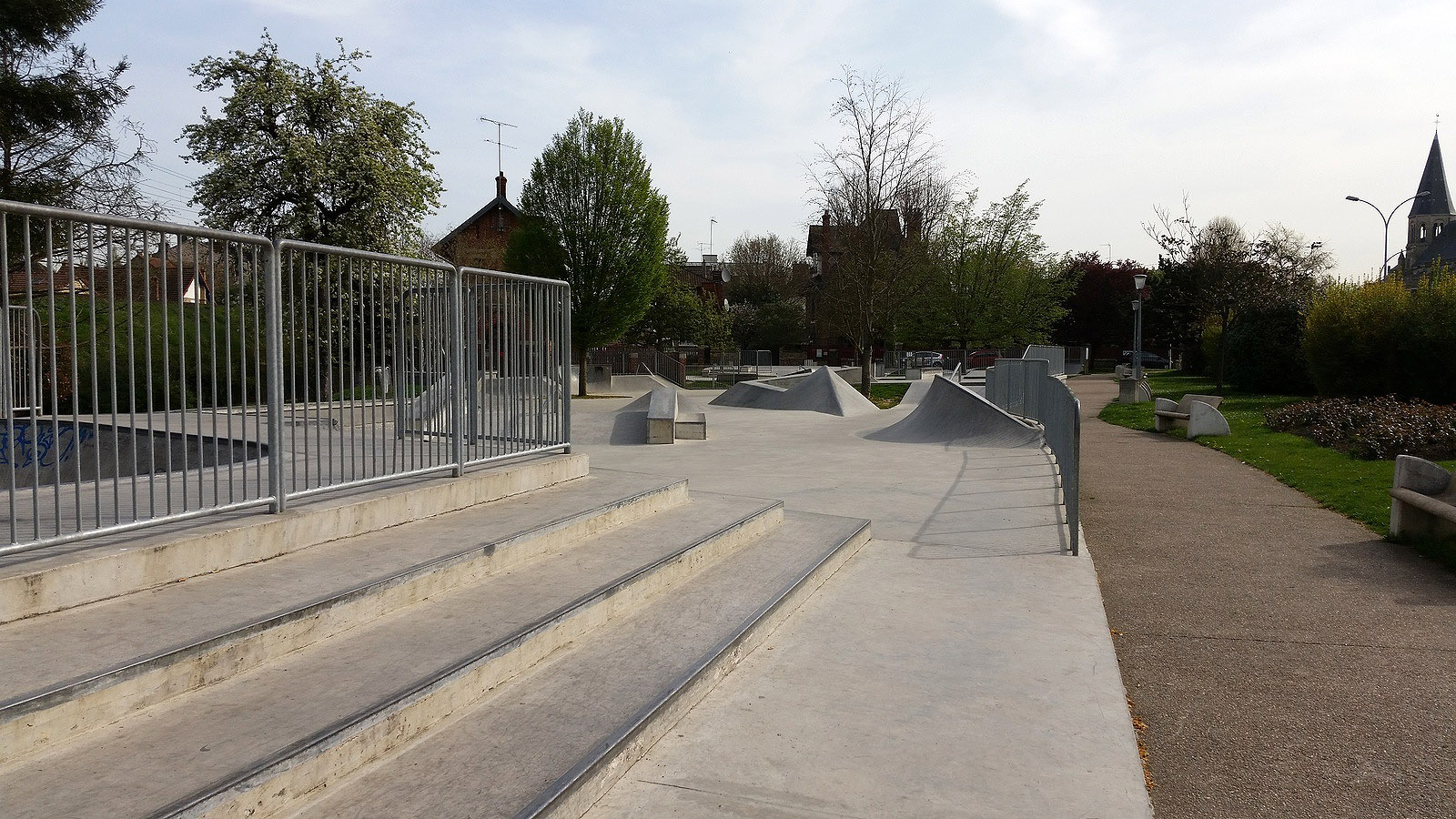 Poissy Skatepark Poissy Skate Spot 5/5