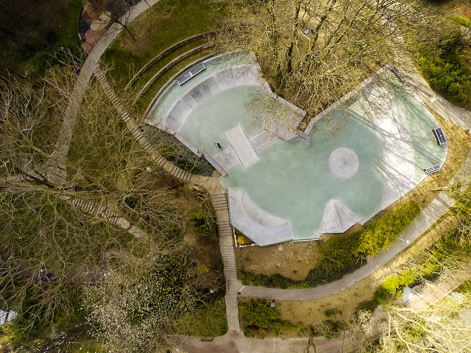 Le Grand Bouddha Skatepark Issy les Moulineaux Skate Spot 4/5
