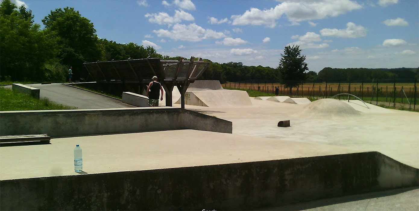 La Déchetterie Skatepark Domblans Skate Spot 3/5