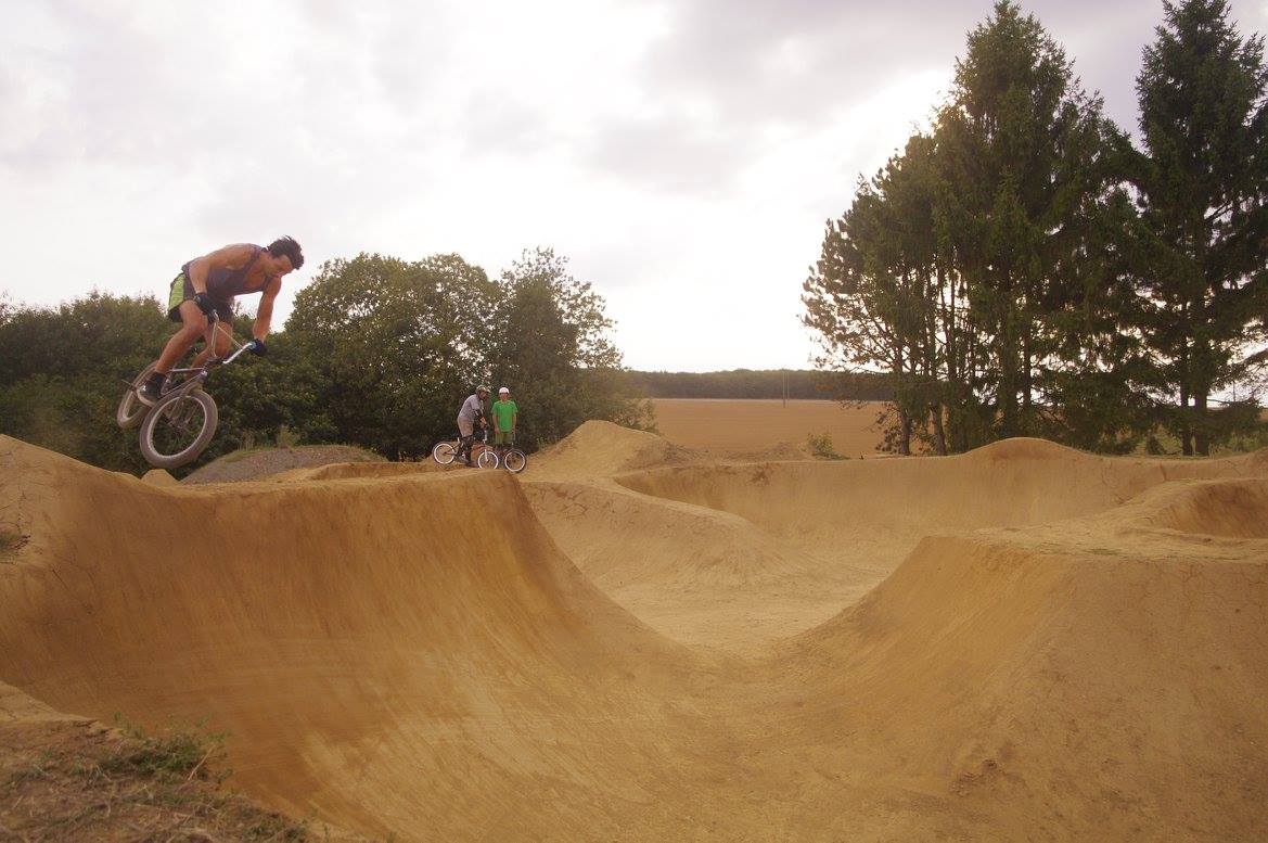 Trail'R Dirt Pouzauges Skate Spot 5/5