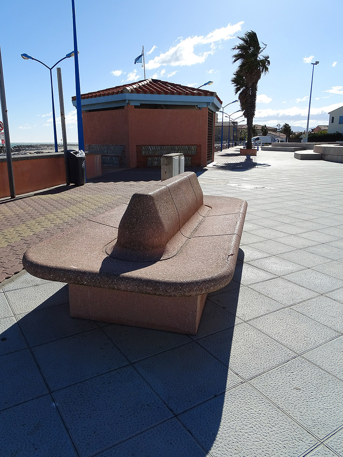 Place Sauveur Sourribes Plaza Sainte Marie la Mer Skate Spot 5/5