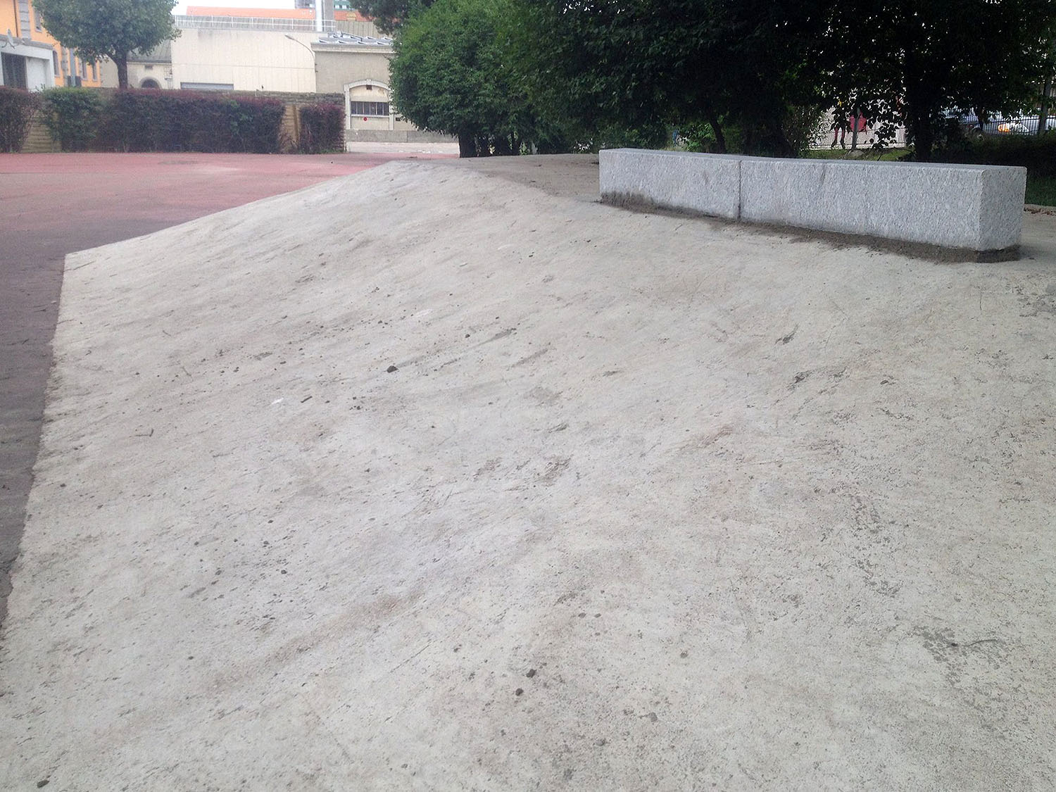 Collège des Jeanneret Do It Yourself Le Locle Skate Spot 4/5