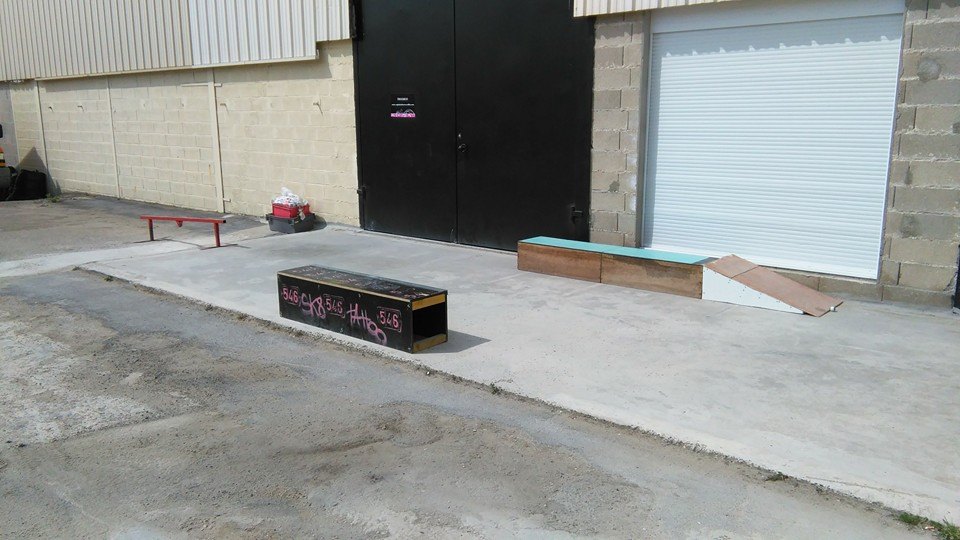 546 Indoor Villeneuve Saint Germain Skate Spot 4/5