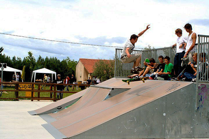 Tennis Club Skatepark Villedieu Skate Spot 3/5