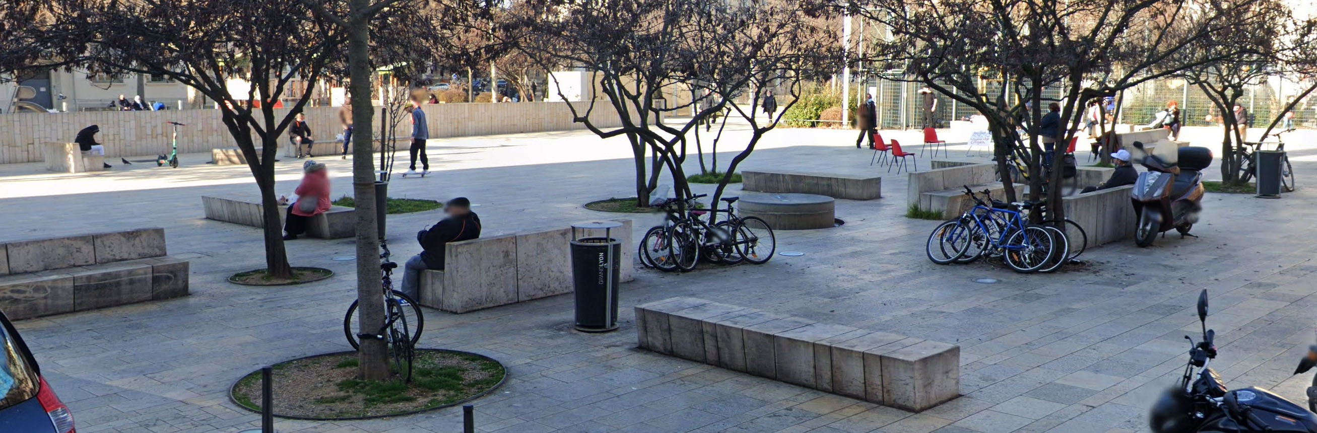 White Place Spot Street Lyon Skate Spot 3/5