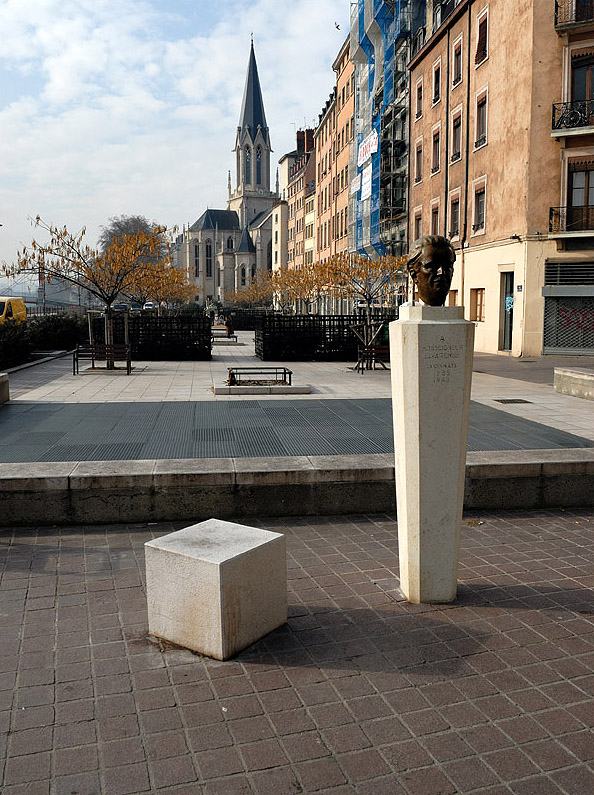 Place Crepu Spot Street Lyon Skate Spot 2/5