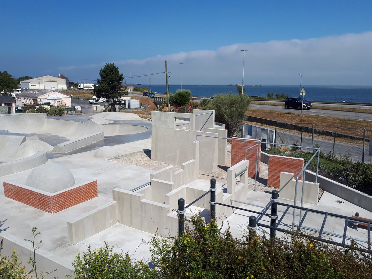 Le Spot Bowl Cherbourg en Cotentin Skate Spot 4/5