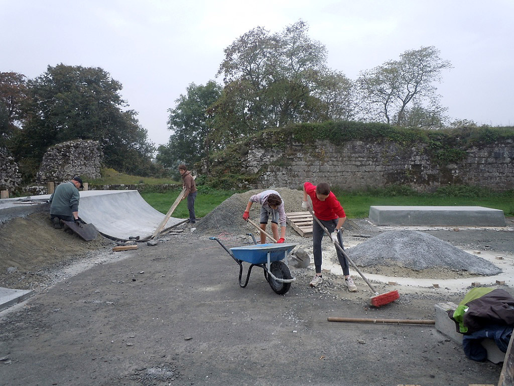 Le Château Do It Yourself Hédé Bazouges Skate Spot 4/5