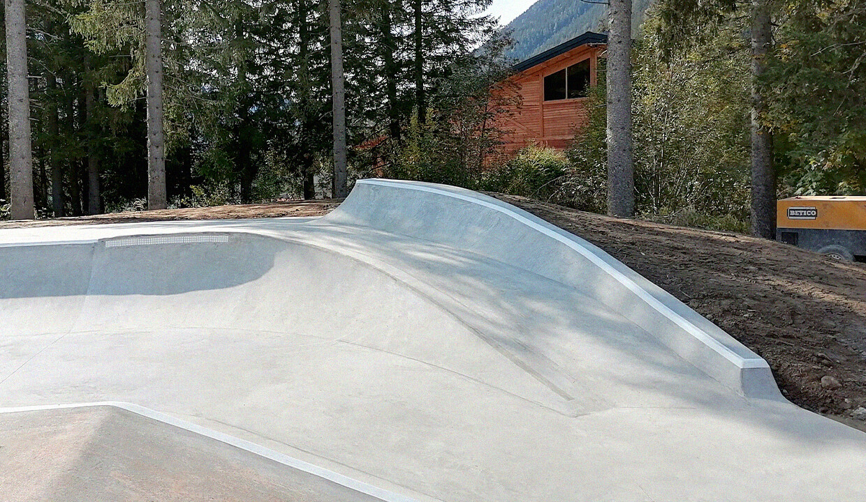 Chamonix Skatepark Chamonix Mont Blanc Skate Spot 4/5