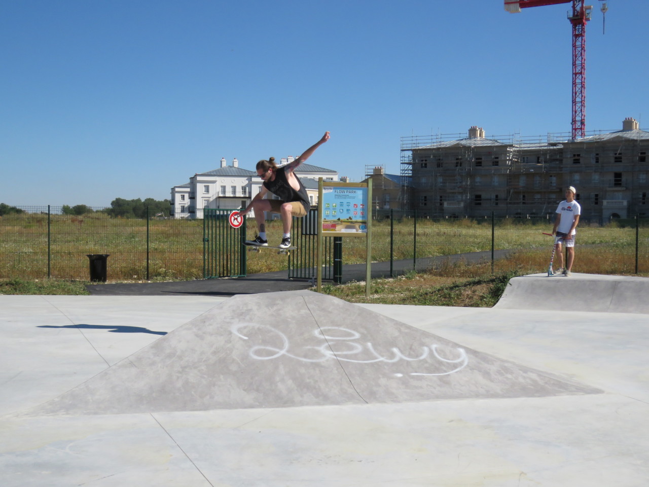 Flow Park Skatepark Serris Skate Spot 4/5