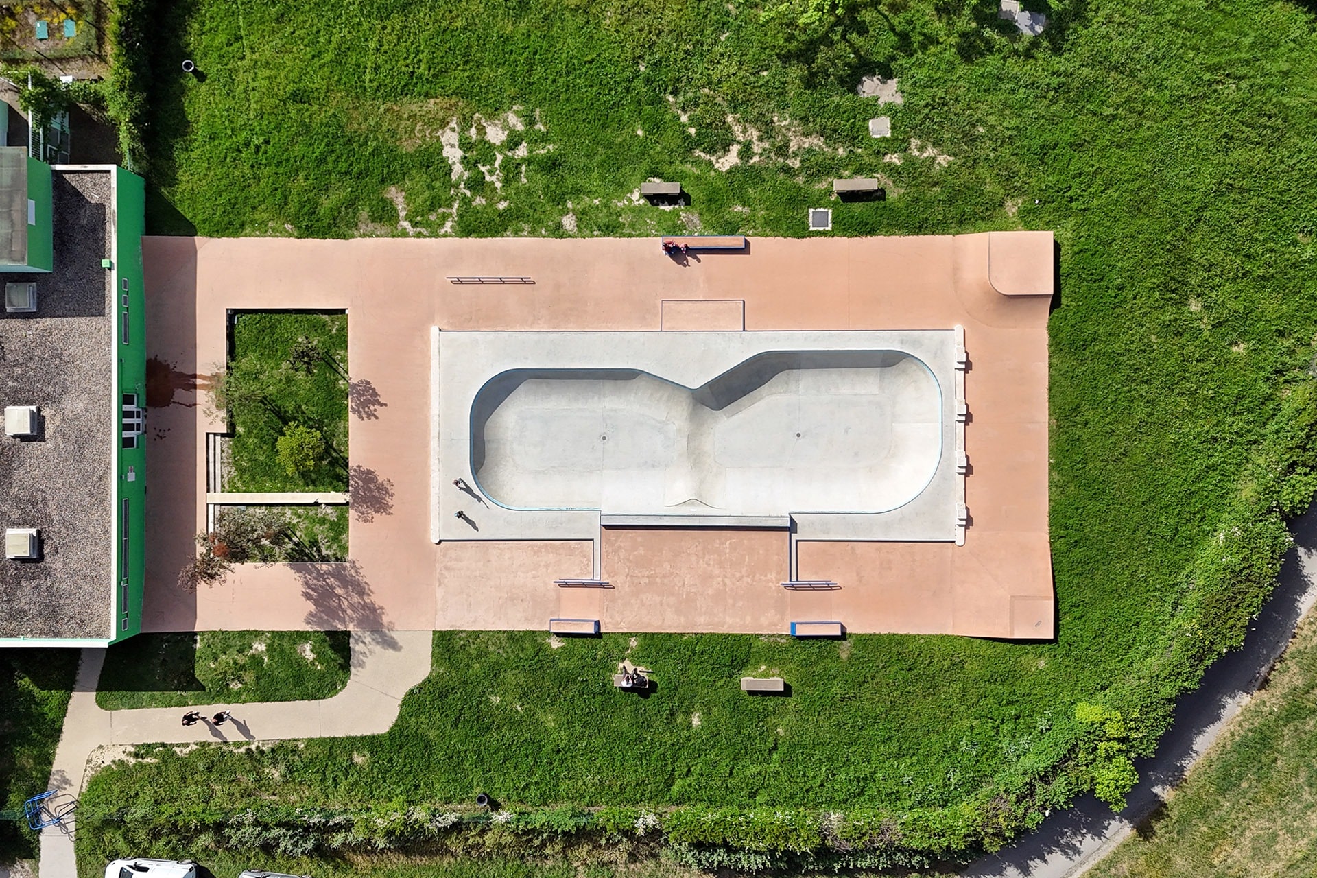 La Piscine Bowl Montfrin Skate Spot 3/5