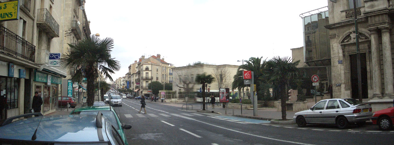 Caisse d' Epargne Spot Street Béziers Skate Spot 3/5