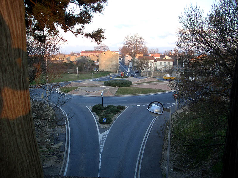 Rond-Point Occitanie Art Béziers Skate Spot 3/5