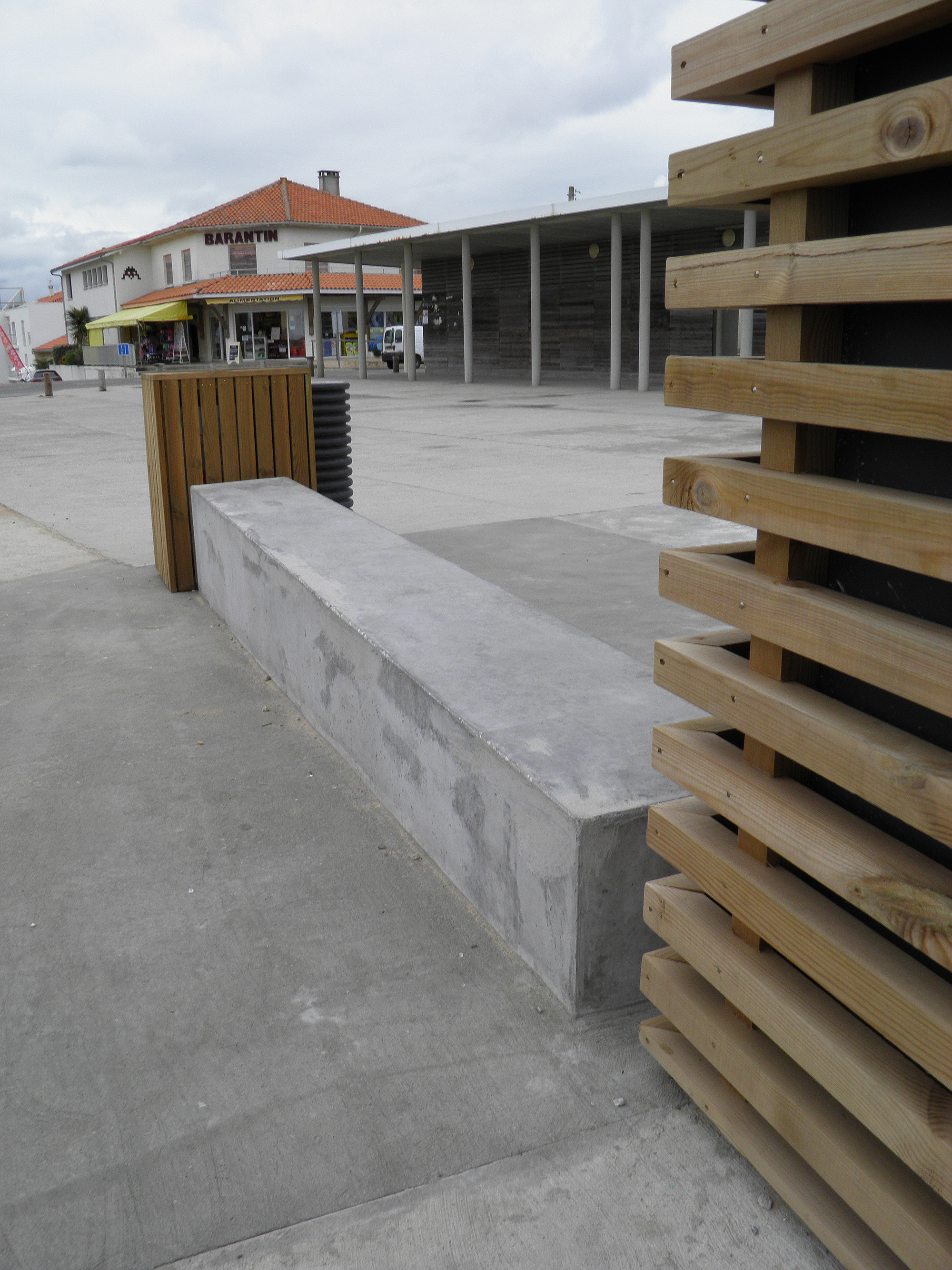 La Place Skatepark Saint Julien en Born Skate Spot 3/5