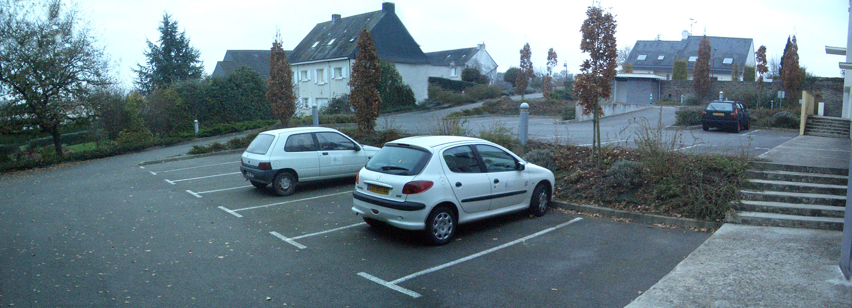 La Mairie Plaza Herbignac Skate Spot 3/5
