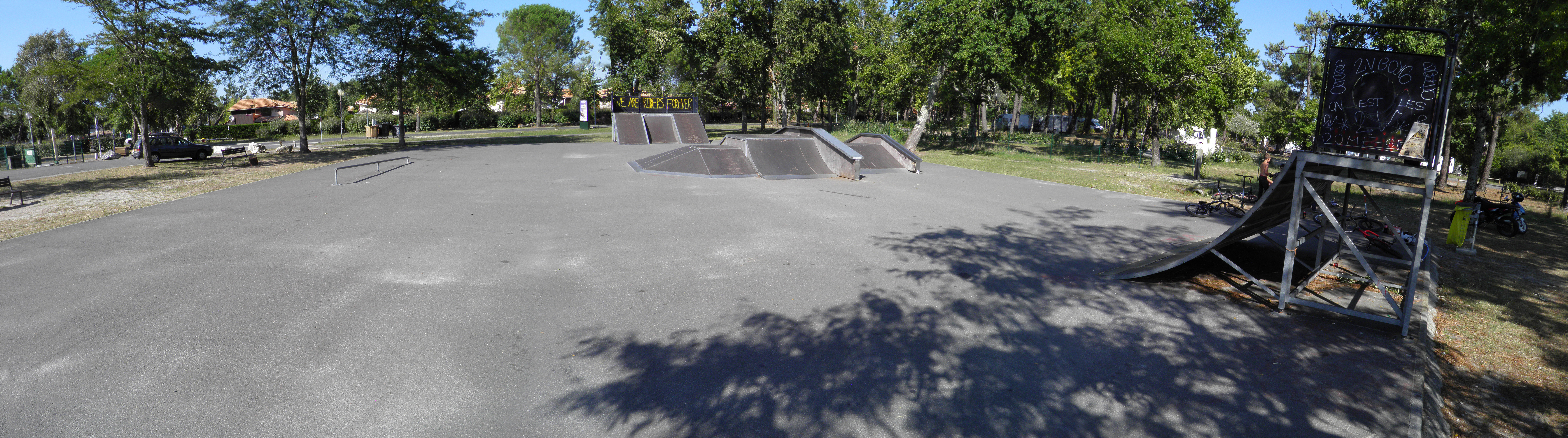 Le Port Skatepark Hourtin Skate Spot 2/5