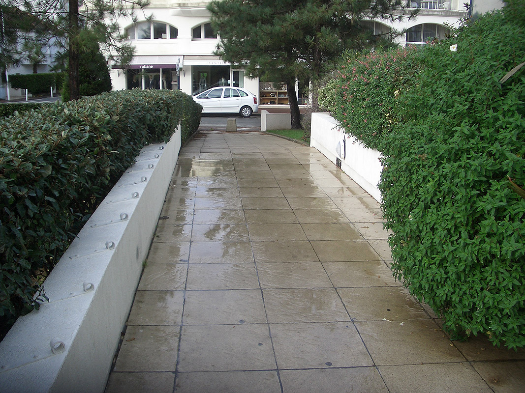 The Casino Spot Street La Baule Escoublac Skate Spot 3/5