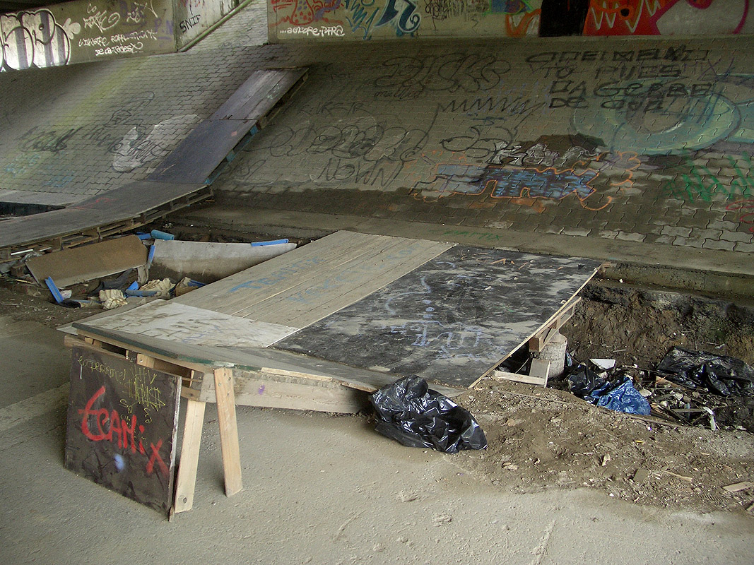 Bellevue Do It Yourself Ste Luce sur Loire Skate Spot 4/5