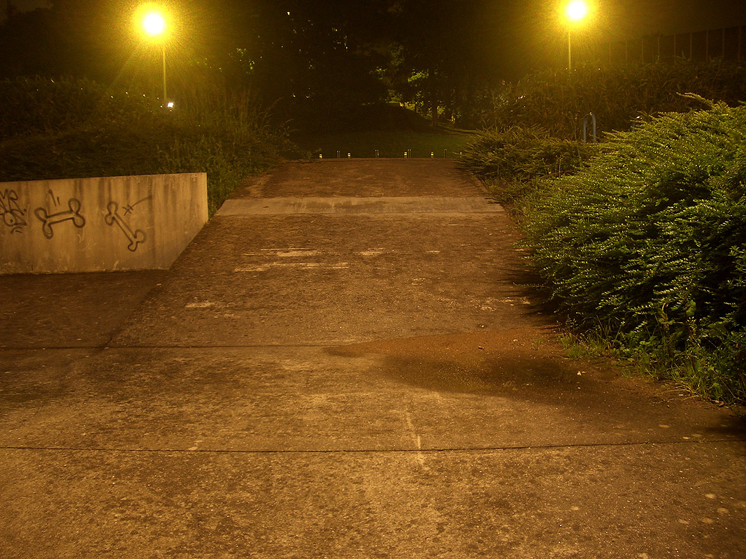 Fac de Lettres Spot Street Nantes Skate Spot 3/5