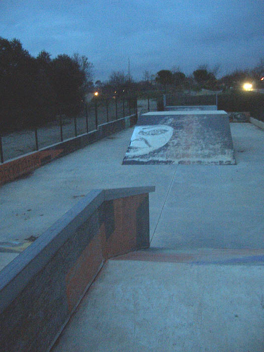Nézignan Skatepark Nézignan l'Évêque Skate Spot 2/5