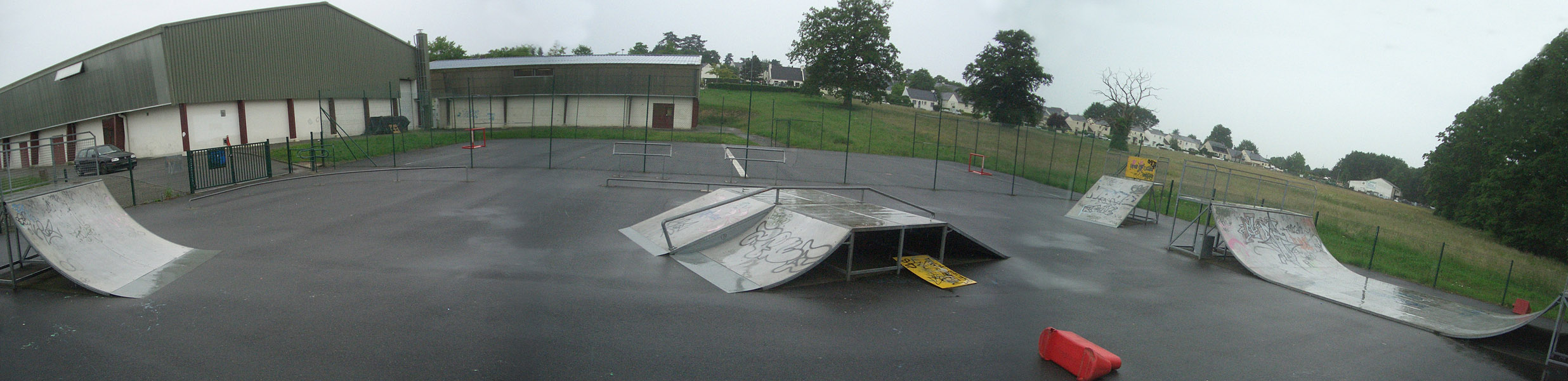 Les Garettes Skatepark Orvault Skate Spot 2/5