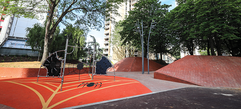 Giraudoux Plaza Créteil Skate Spot 4/5