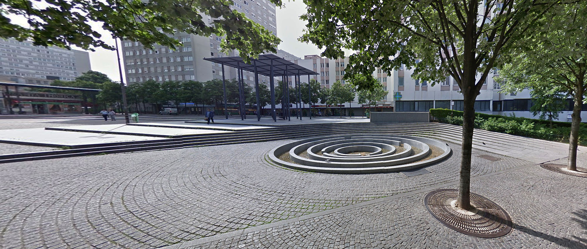 Place des Fêtes Plaza Paris Skate Spot 3/5
