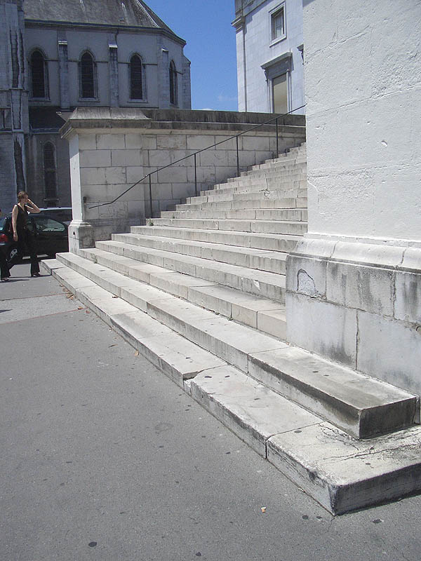 Palais de Justice Spot Street Pau Skate Spot 4/5
