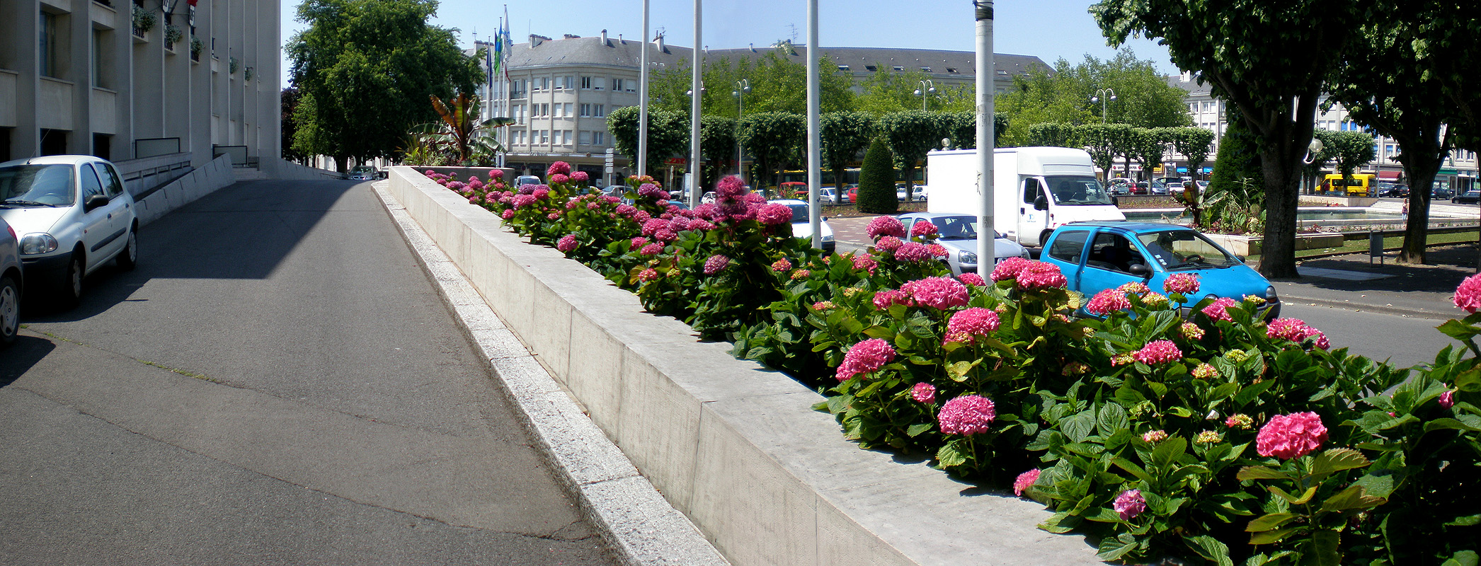 Hôtel de ville Plaza Saint Nazaire Skate Spot 4/5