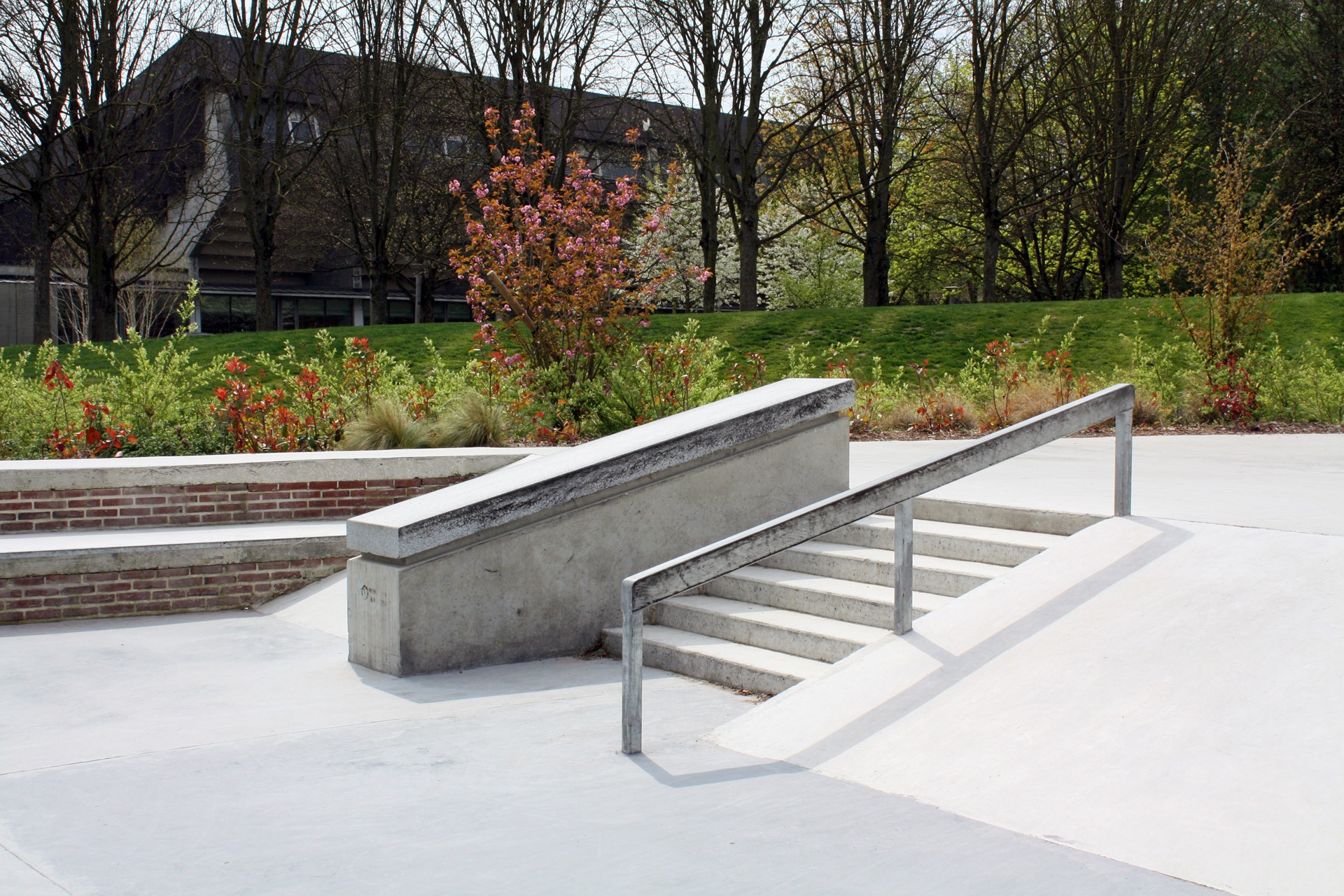 Parc Léo Lagrange Skatepark Reims Skate Spot 5/5