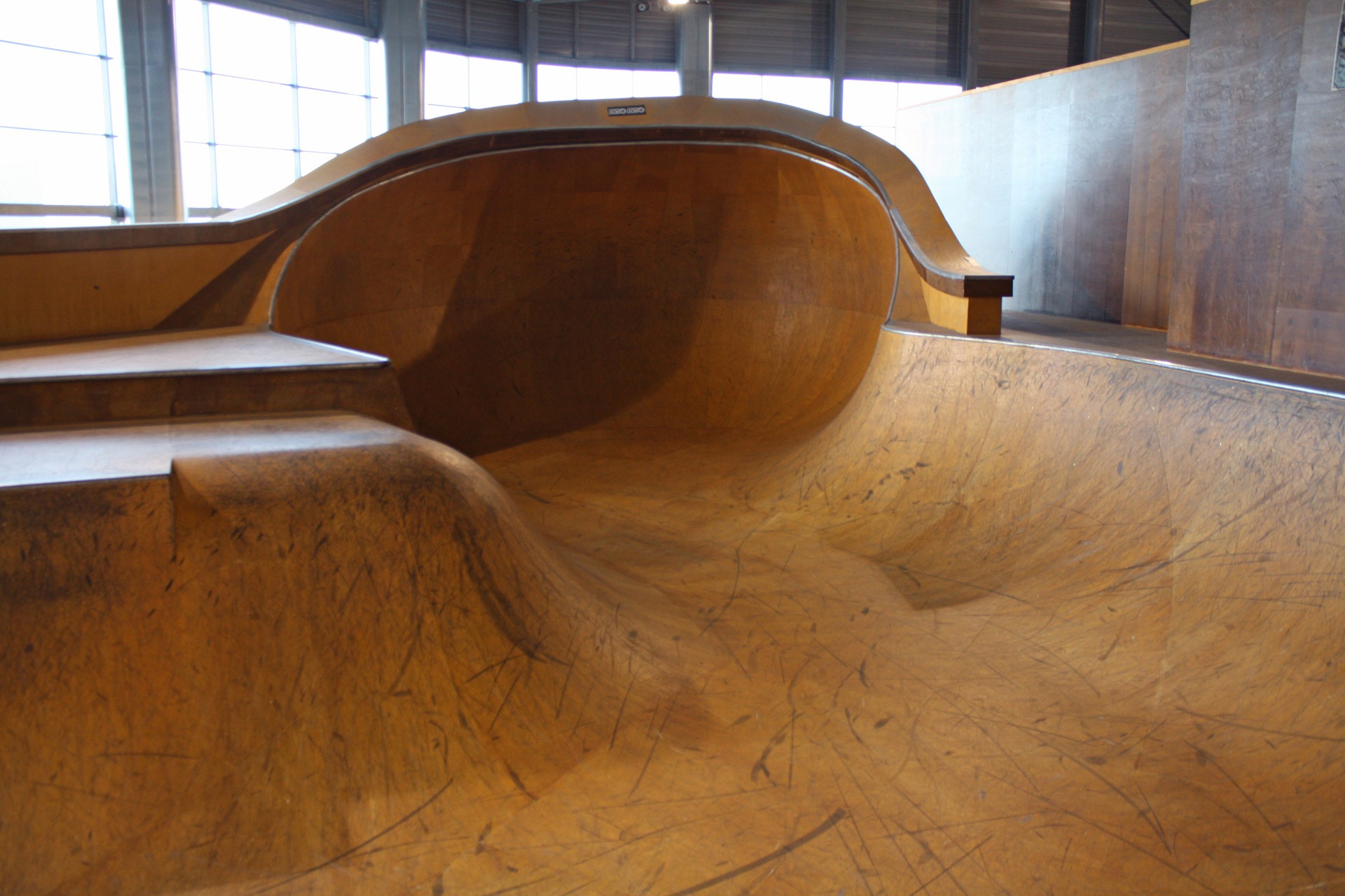 Palais Omnisports Indoor Marseille Skate Spot 5/5