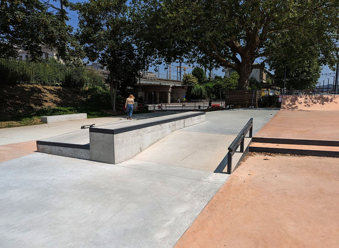 La Rue d' Auge Spot Street Caen Skate Spot 4/5